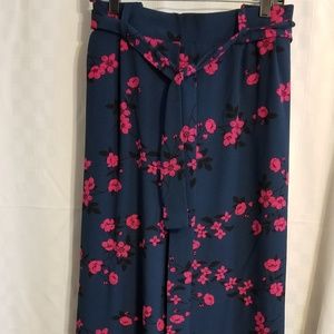 Torrid  Sz 4 Wide Leg Paper Bag Waist Pants